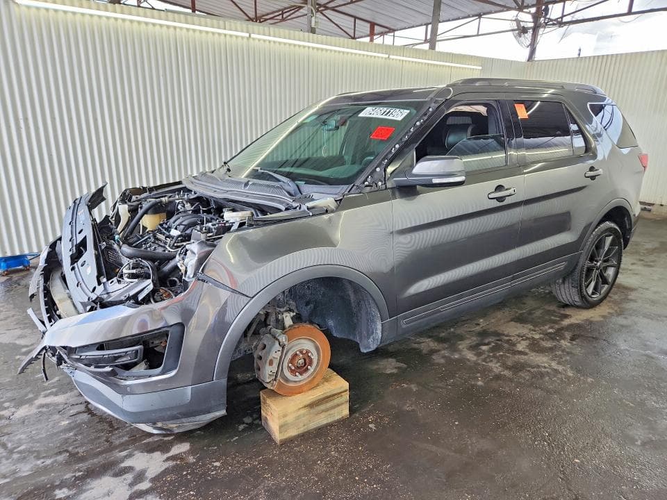 2017 FORD EXPLORER XLT - 1