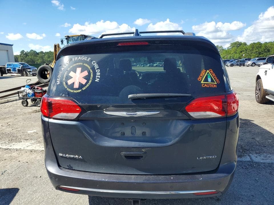 2019 CHRYSLER PACIFICA LIMITED 6