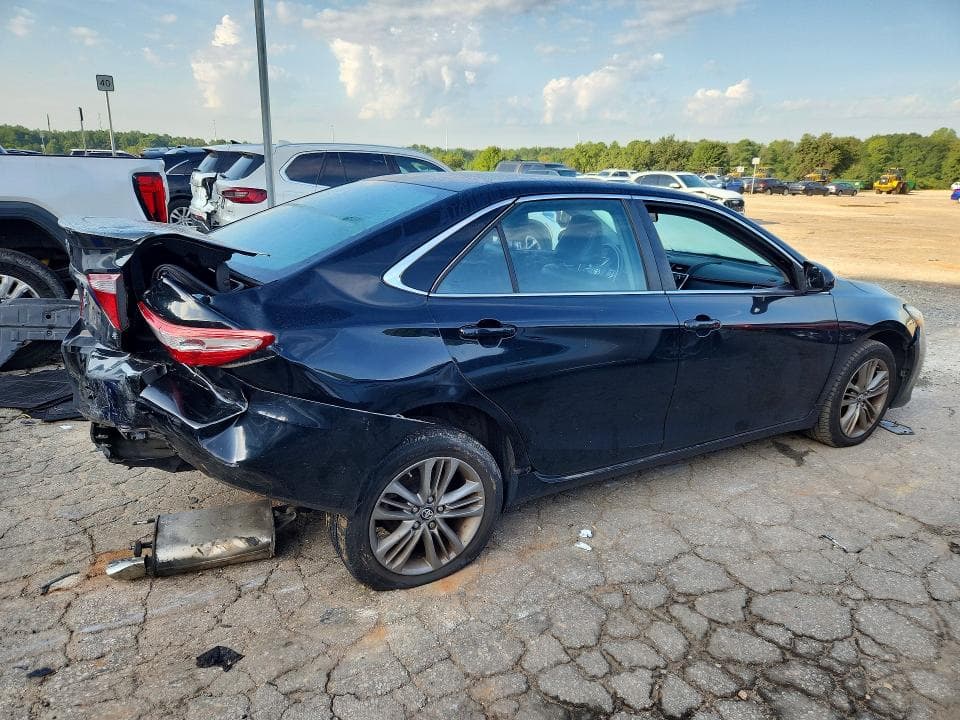 2017 TOYOTA CAMRY SE 3