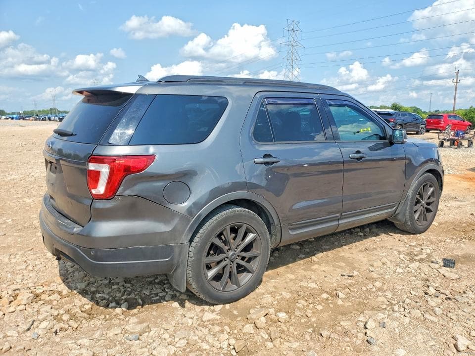 2018 FORD EXPLORER XLT 3