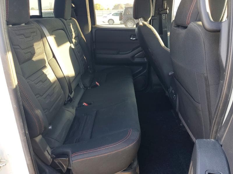 2024 NISSAN FRONTIER PRO-4X 10