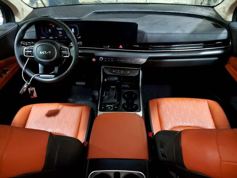 2025 KIA CARNIVAL SX 8