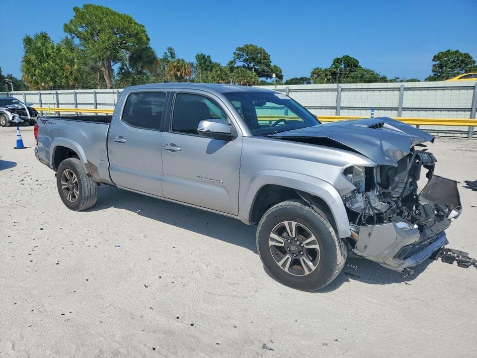 2017 TOYOTA TACOMA TRD SPORT 4