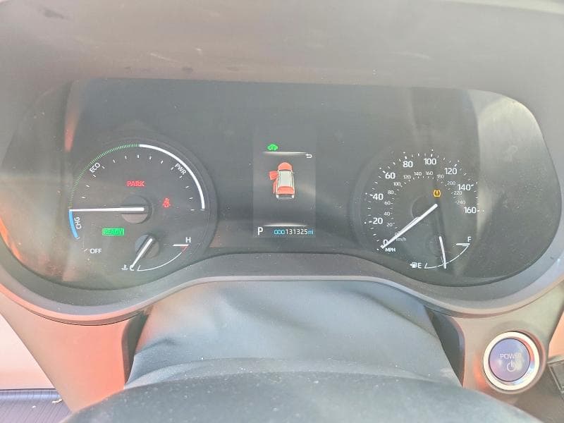 2022 TOYOTA SIENNA LE 9