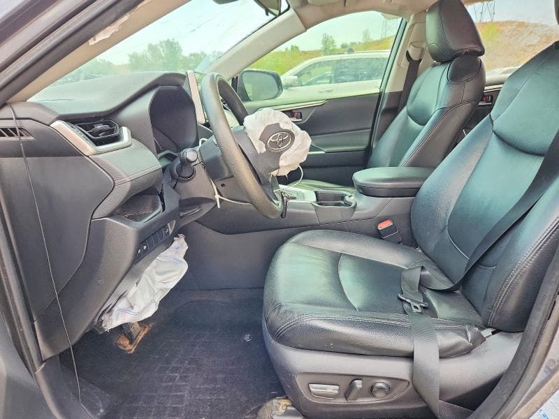 2020 TOYOTA RAV4 XLE 7
