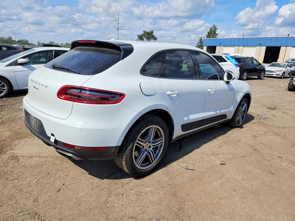2017 PORSCHE MACAN 3