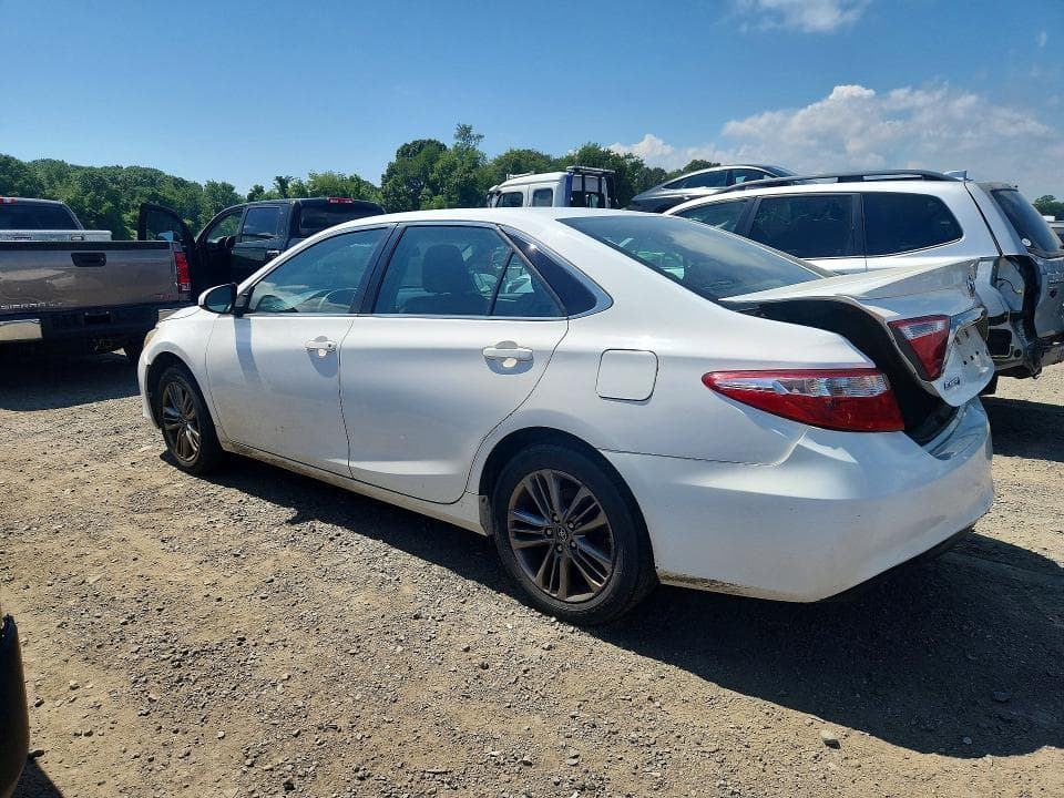 2017 TOYOTA CAMRY SE 2