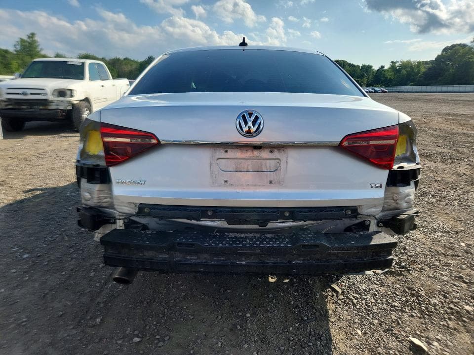2017 VOLKSWAGEN PASSAT R-LINE 6