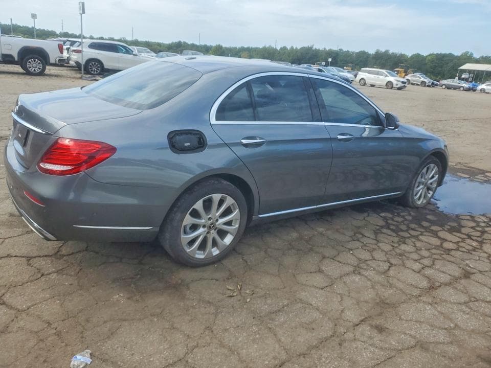 2017 MERCEDES-BENZ E 300 3