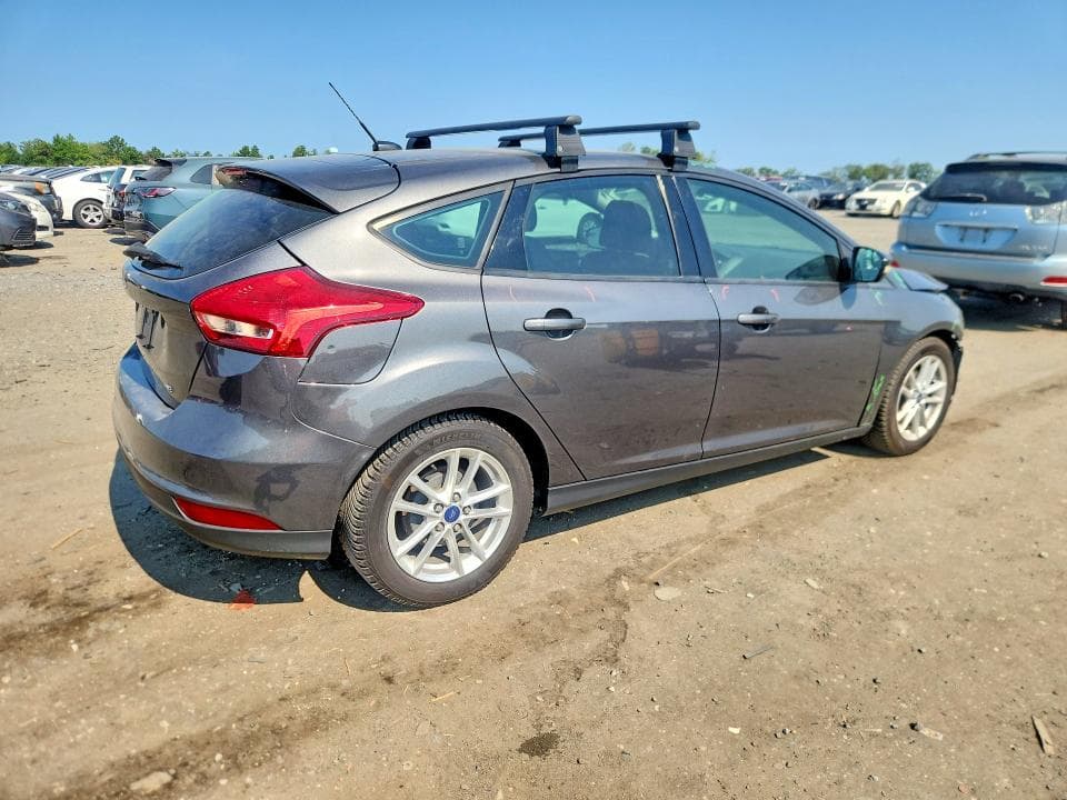 2017 FORD FOCUS SE 3
