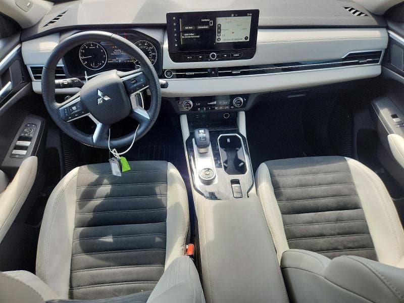 2025 MITSUBISHI OUTLANDER SE 8