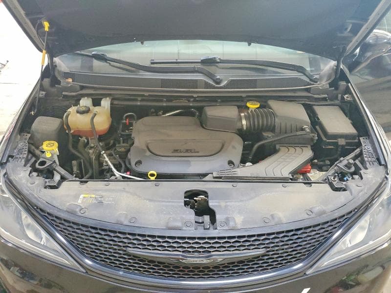 2020 CHRYSLER PACIFICA TOURING 12