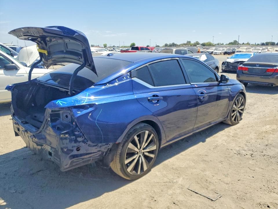 2022 NISSAN ALTIMA SR 3