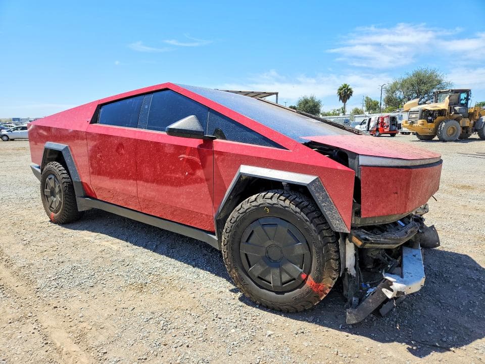 2025 TESLA CYBERTRUCK 4