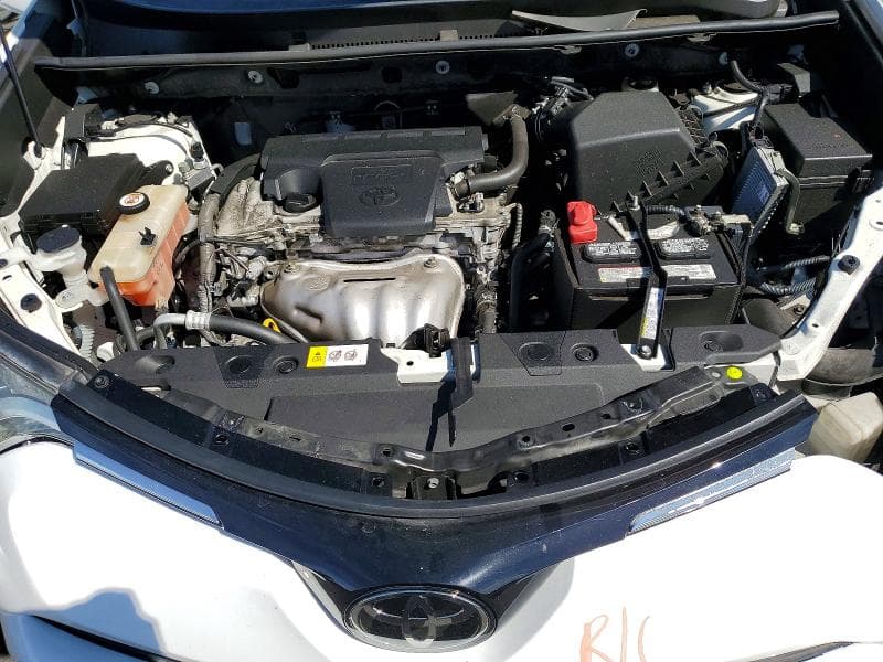 2017 TOYOTA RAV4 XLE 11