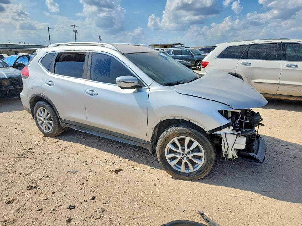 2017 NISSAN ROGUE SV 4