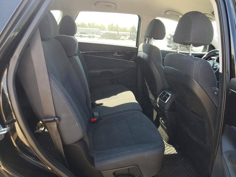 2018 KIA SORENTO LX 10