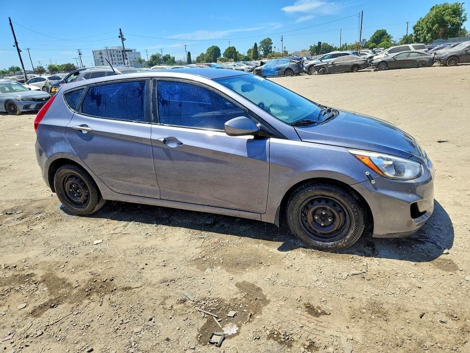 2017 HYUNDAI ACCENT SE 4