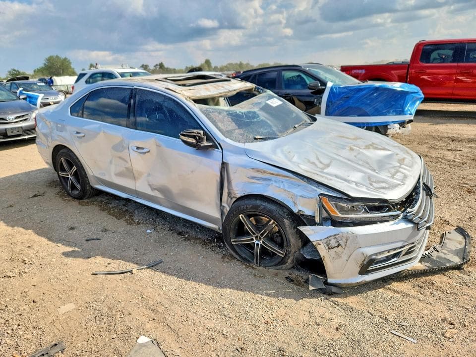2018 VOLKSWAGEN PASSAT SE 4