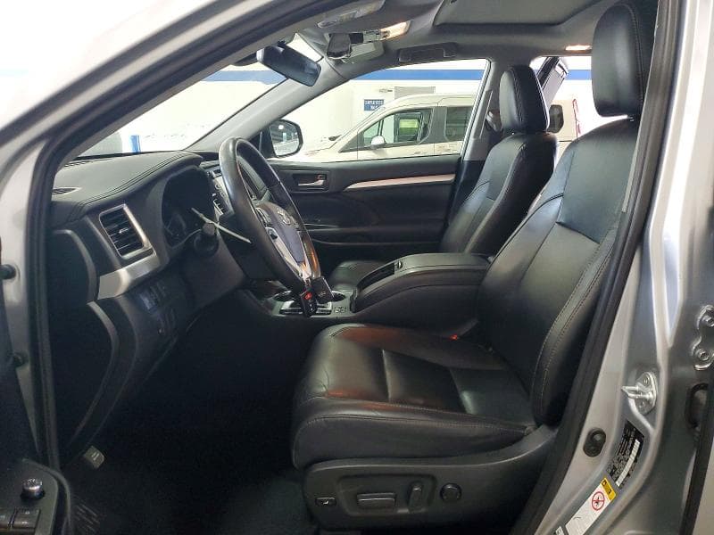 2019 TOYOTA HIGHLANDER XLE 7