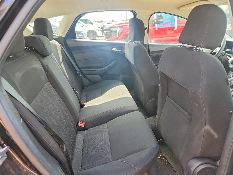 2017 FORD FOCUS SE 10