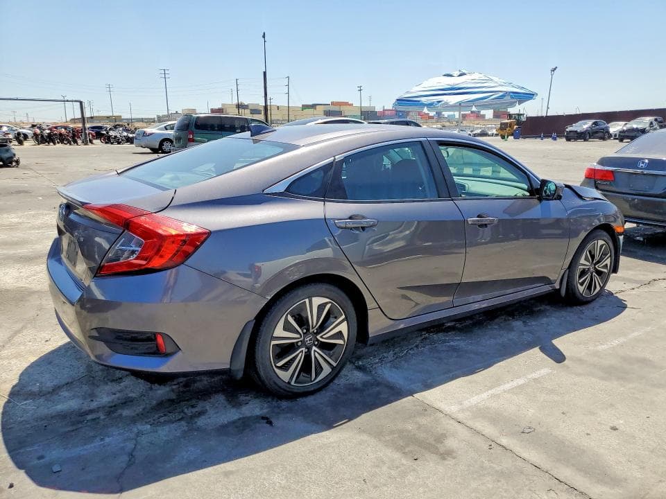 2017 HONDA CIVIC EX 3