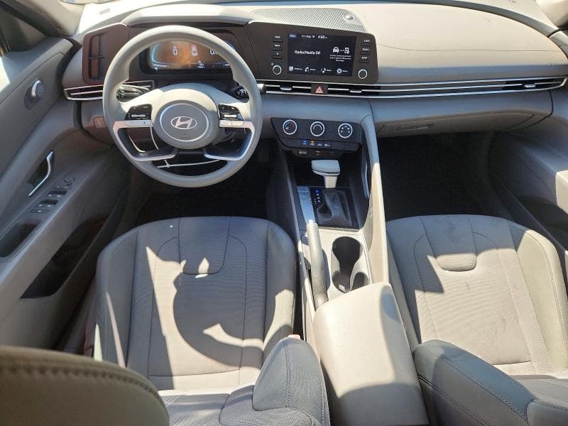 2024 HYUNDAI ELANTRA SE 8