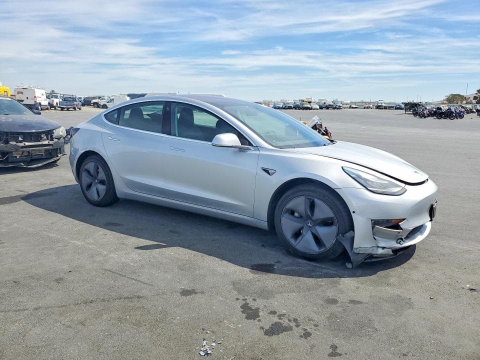 2018 TESLA MODEL 3 4