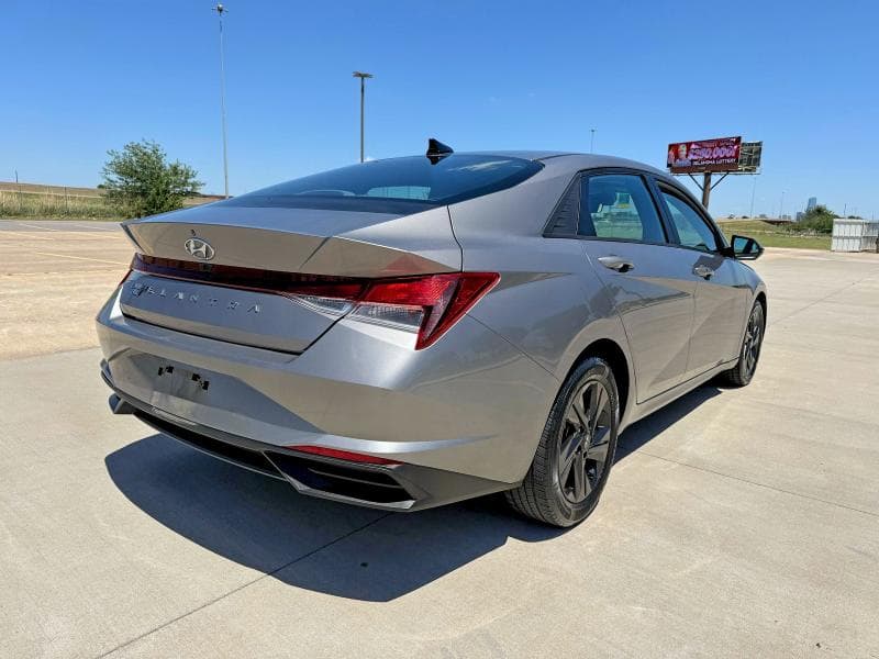 2021 HYUNDAI ELANTRA SEL 4