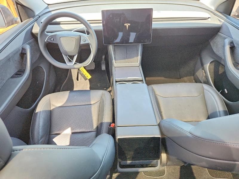 2026 TESLA MODEL Y 8