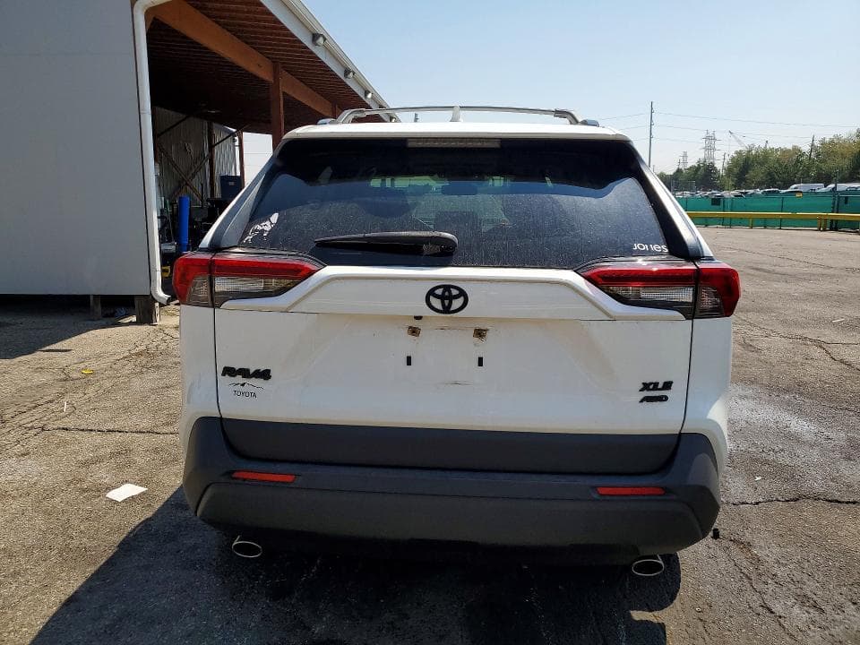 2019 TOYOTA RAV4 XLE 6