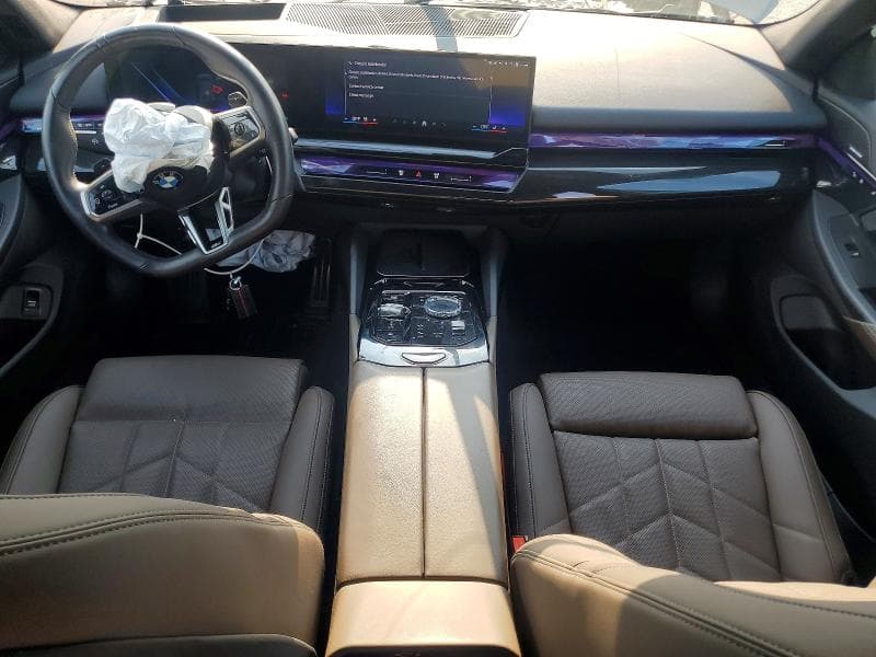 2025 BMW 540 XI 8