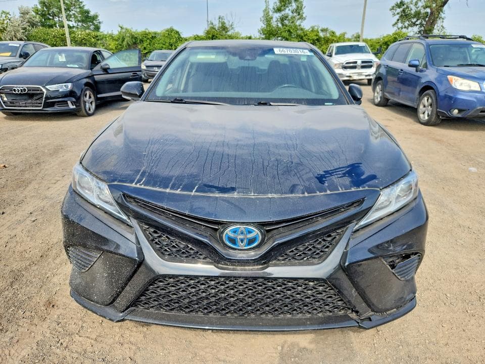 2020 TOYOTA CAMRY HYBRID SE 5