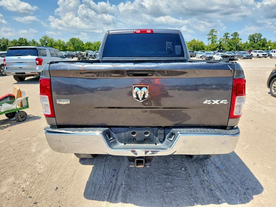 2018 RAM 2500 LARAMIE 6