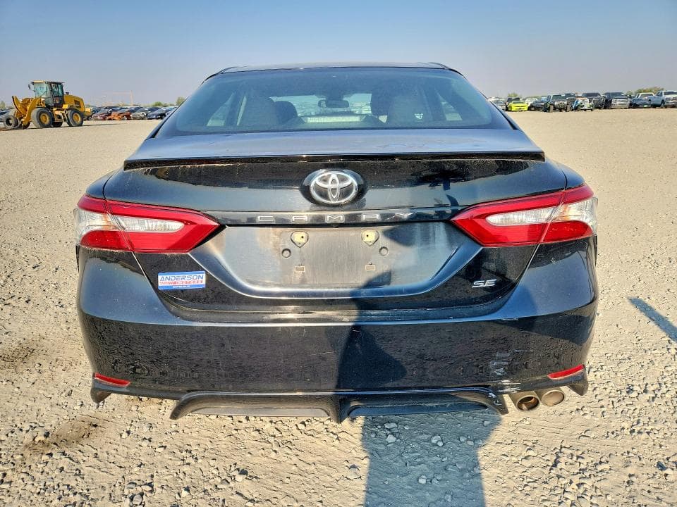 2018 TOYOTA CAMRY SE 6