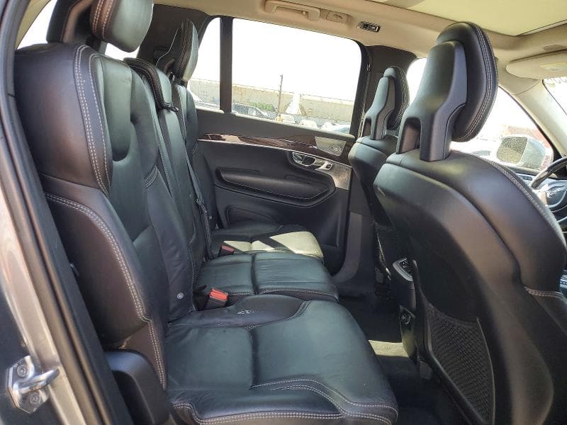 2017 VOLVO XC90 T6 11