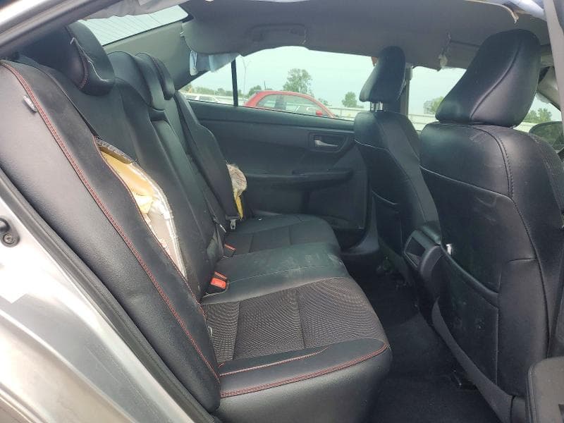 2017 TOYOTA CAMRY SE 10