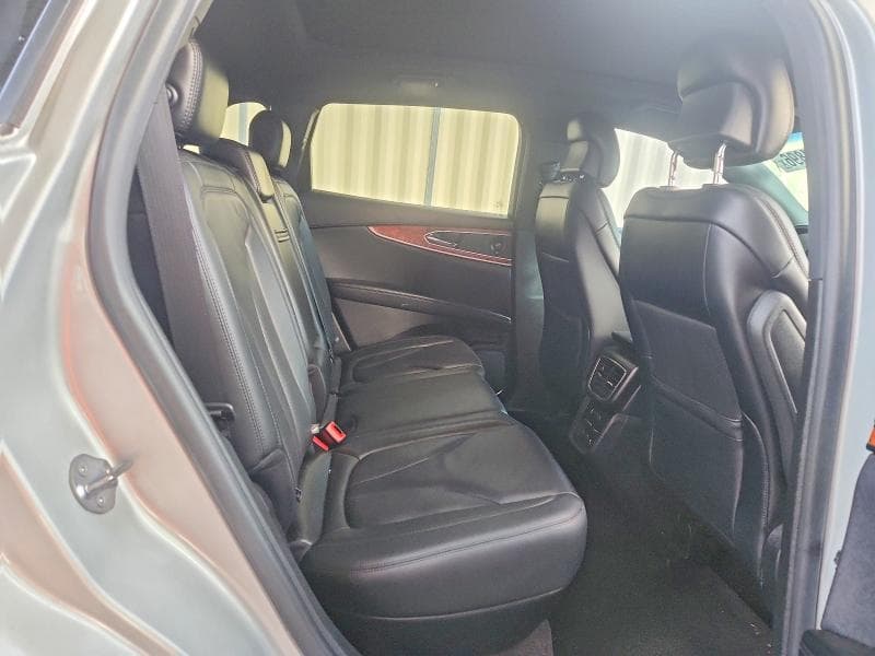 2019 LINCOLN NAUTILUS RESERVE 11
