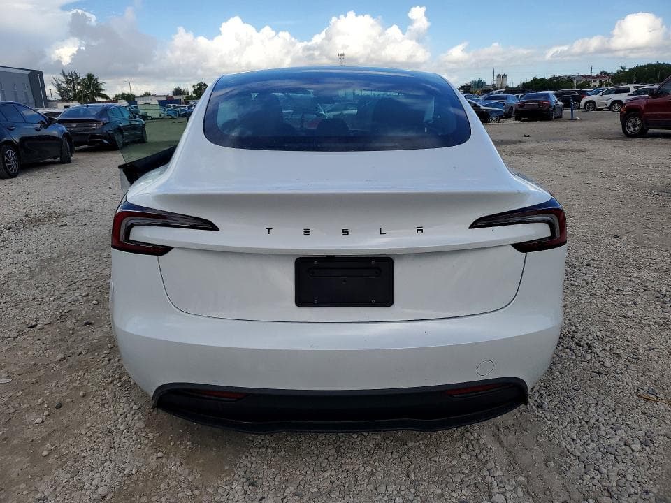 2026 TESLA MODEL 3 6