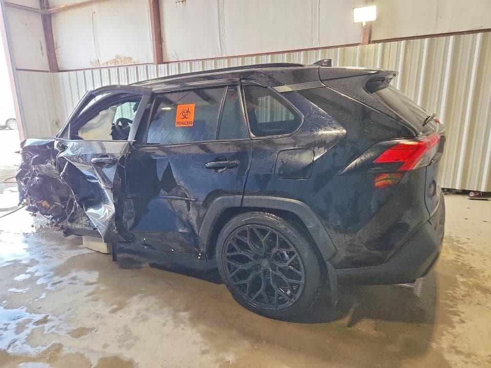 2025 TOYOTA RAV4 XLE PREMIUM 2