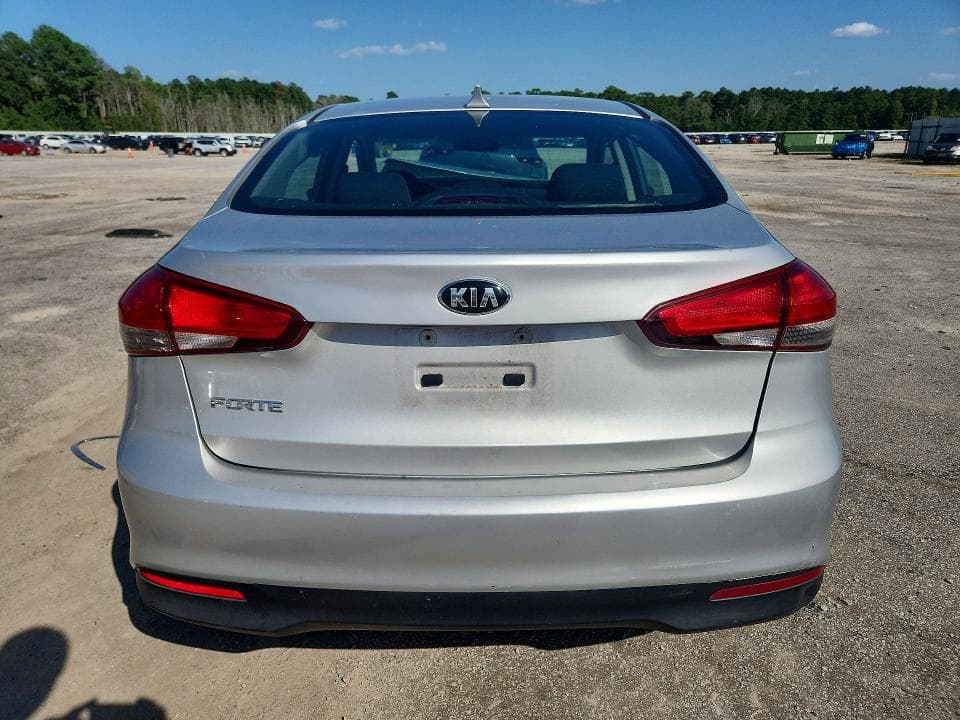 2018 KIA FORTE LX 6