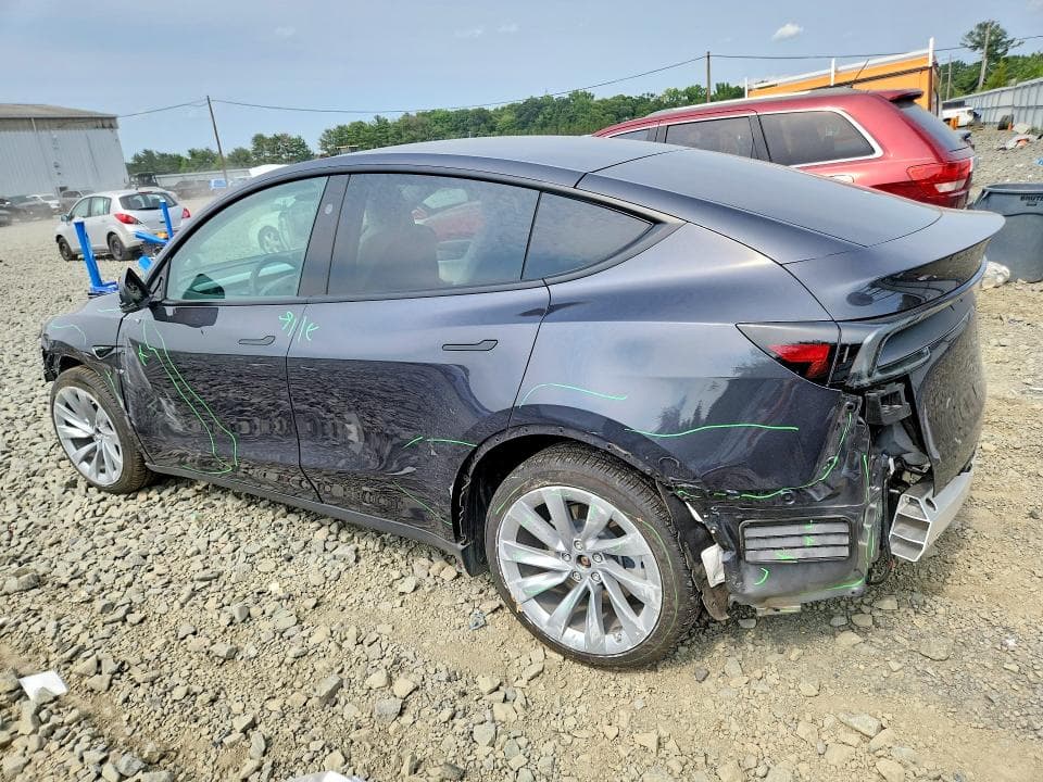 2026 TESLA MODEL Y 2