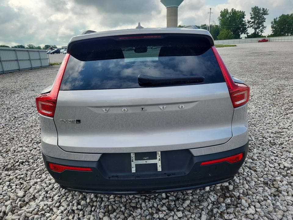 2025 VOLVO EX40 CORE 6