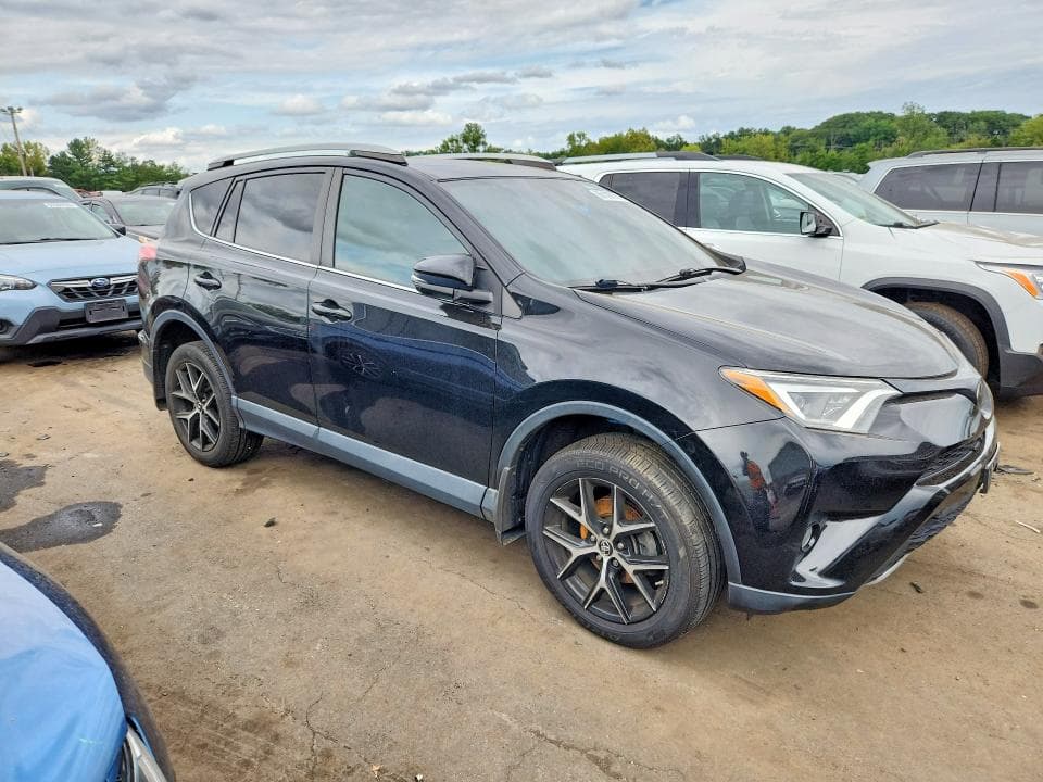 2018 TOYOTA RAV4 SE 4