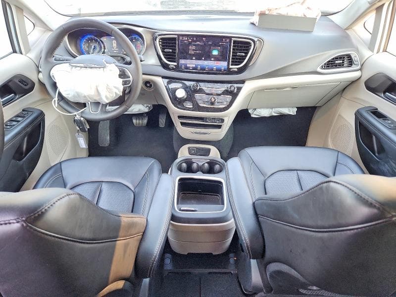 2024 CHRYSLER PACIFICA TOURING L 8