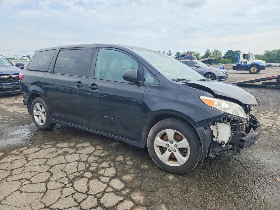 2020 TOYOTA SIENNA L 4