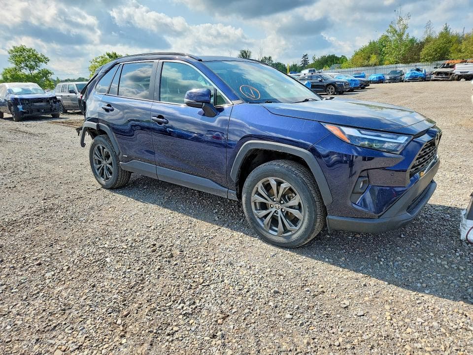 2025 TOYOTA RAV4 XLE PREMIUM 4