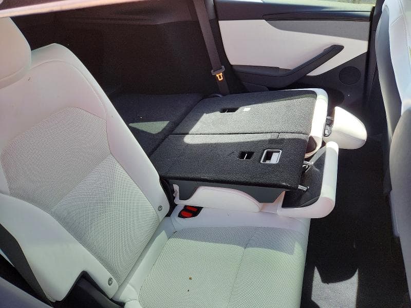 2026 TESLA MODEL Y 10