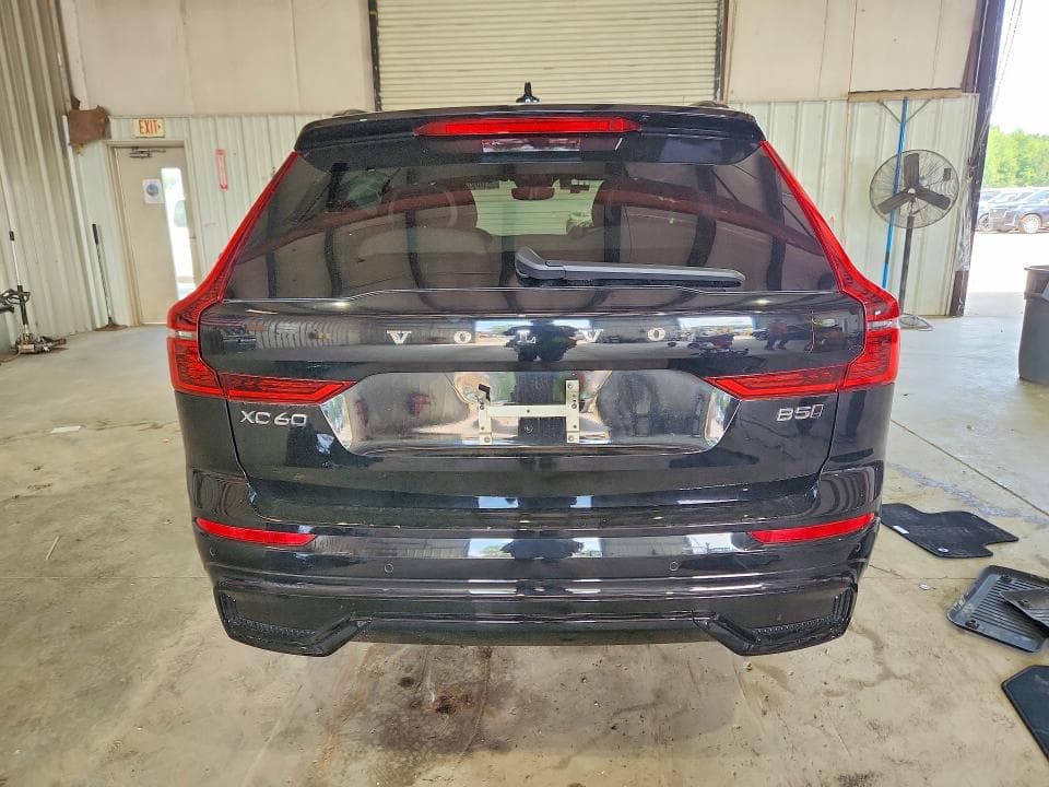 2026 VOLVO XC60 PLUS 6