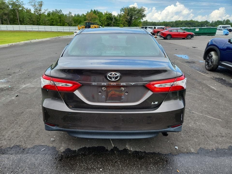 2018 TOYOTA CAMRY LE 6